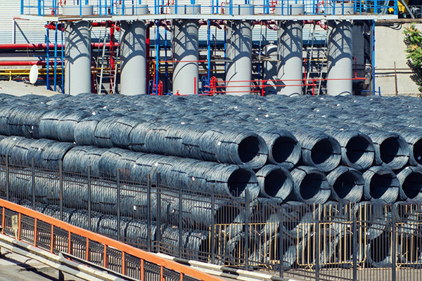 China's steel exports are gaining momentum, and the steel industry is meeting challenges and showing resilience.
